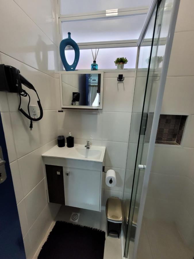 Apartment Moderno A 70 M Da Do Embare ! Vista Lateral ,ar Condicionado ,wi-fi ,pet Friendly! *